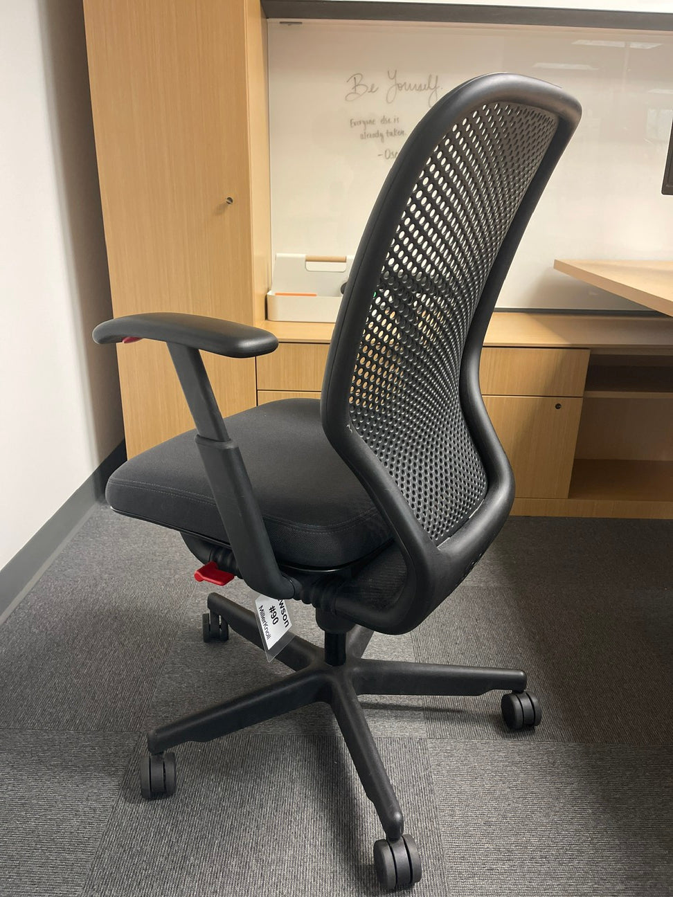 Task Chair - Knoll Newson
