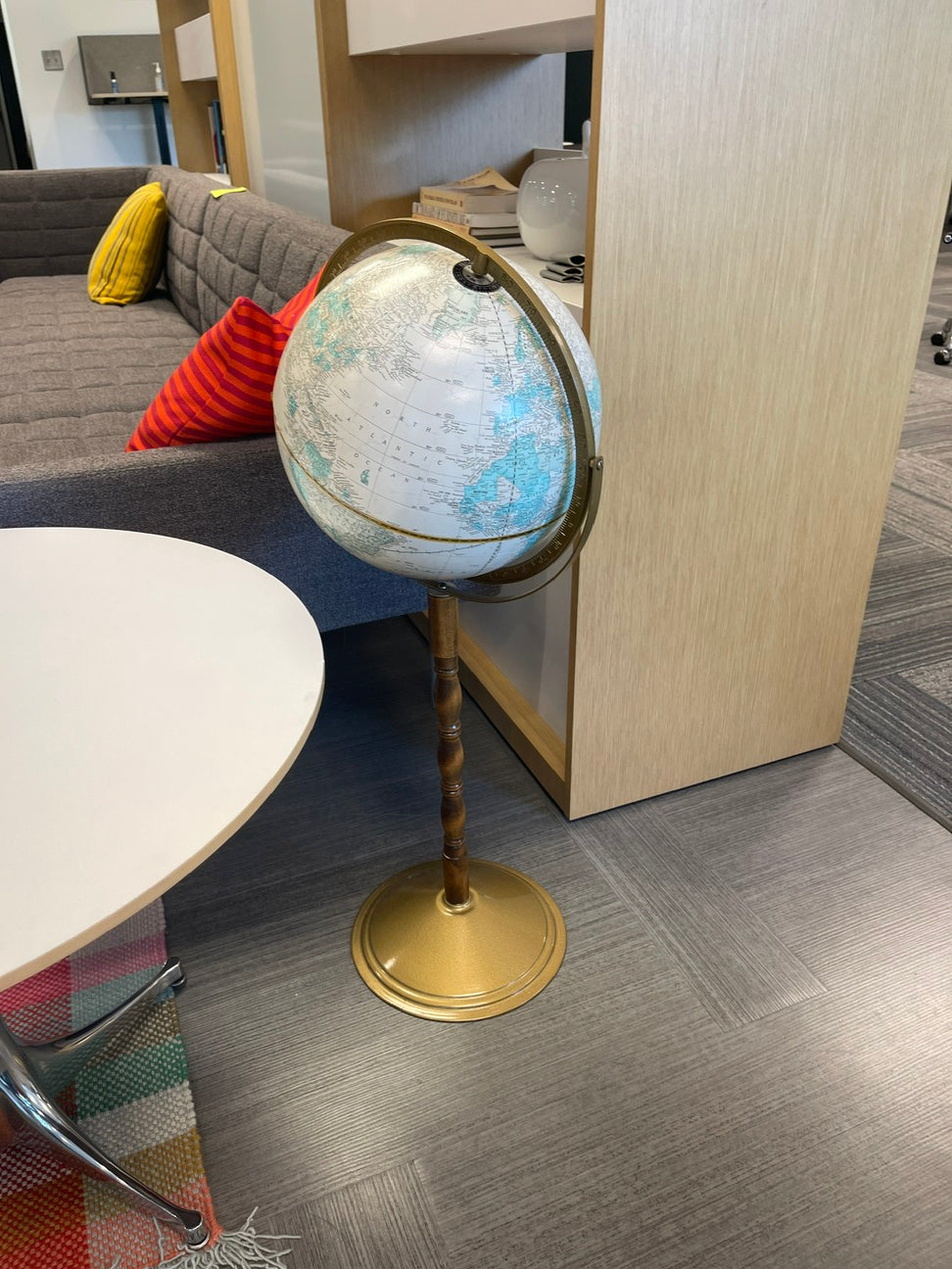 Earth Stand