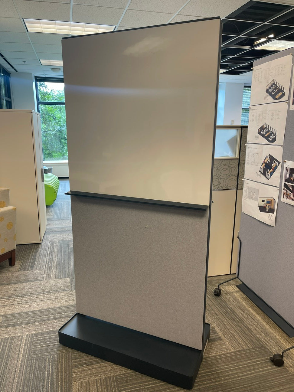 Markerboard / tackbaord - Mobile - 75 in H