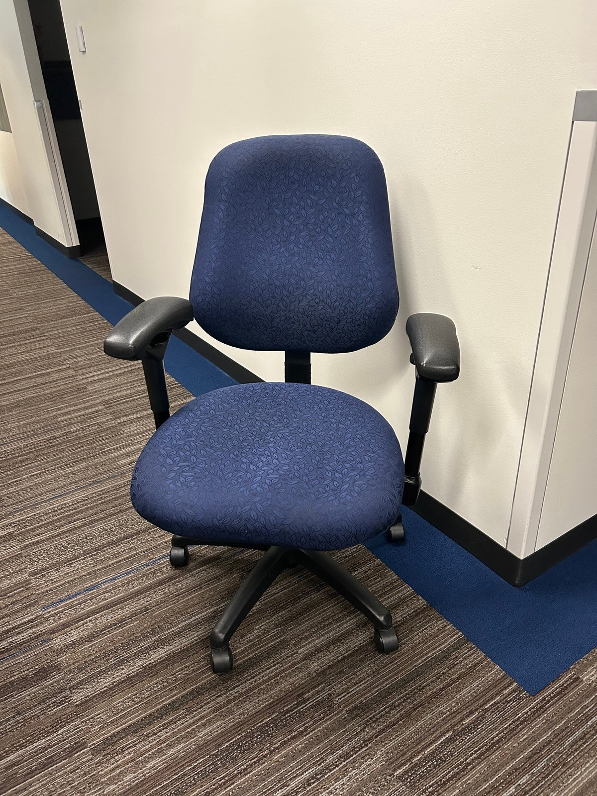 Body Built Chair - Blue