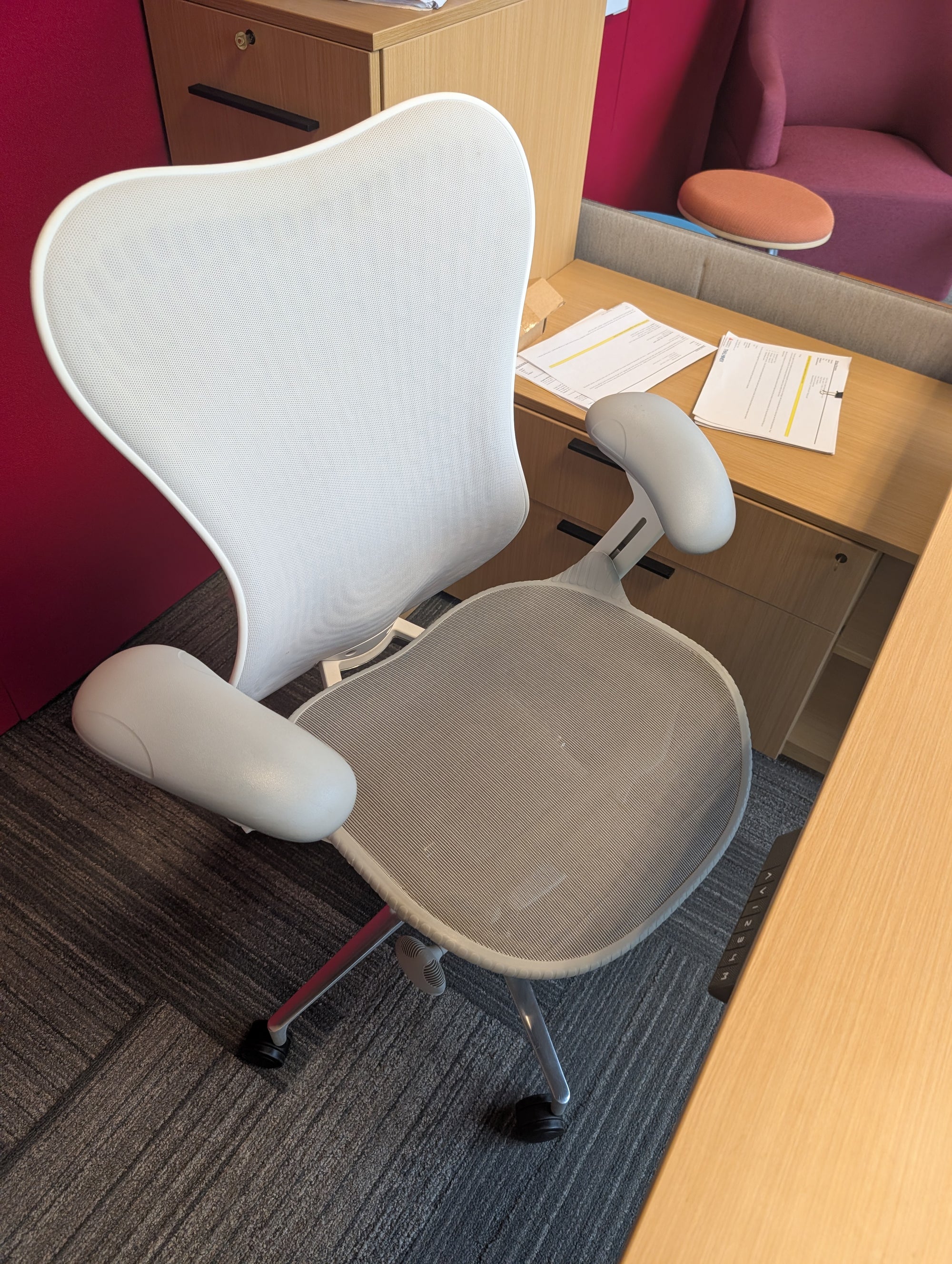 Task Chair - Mirra 2 - All White