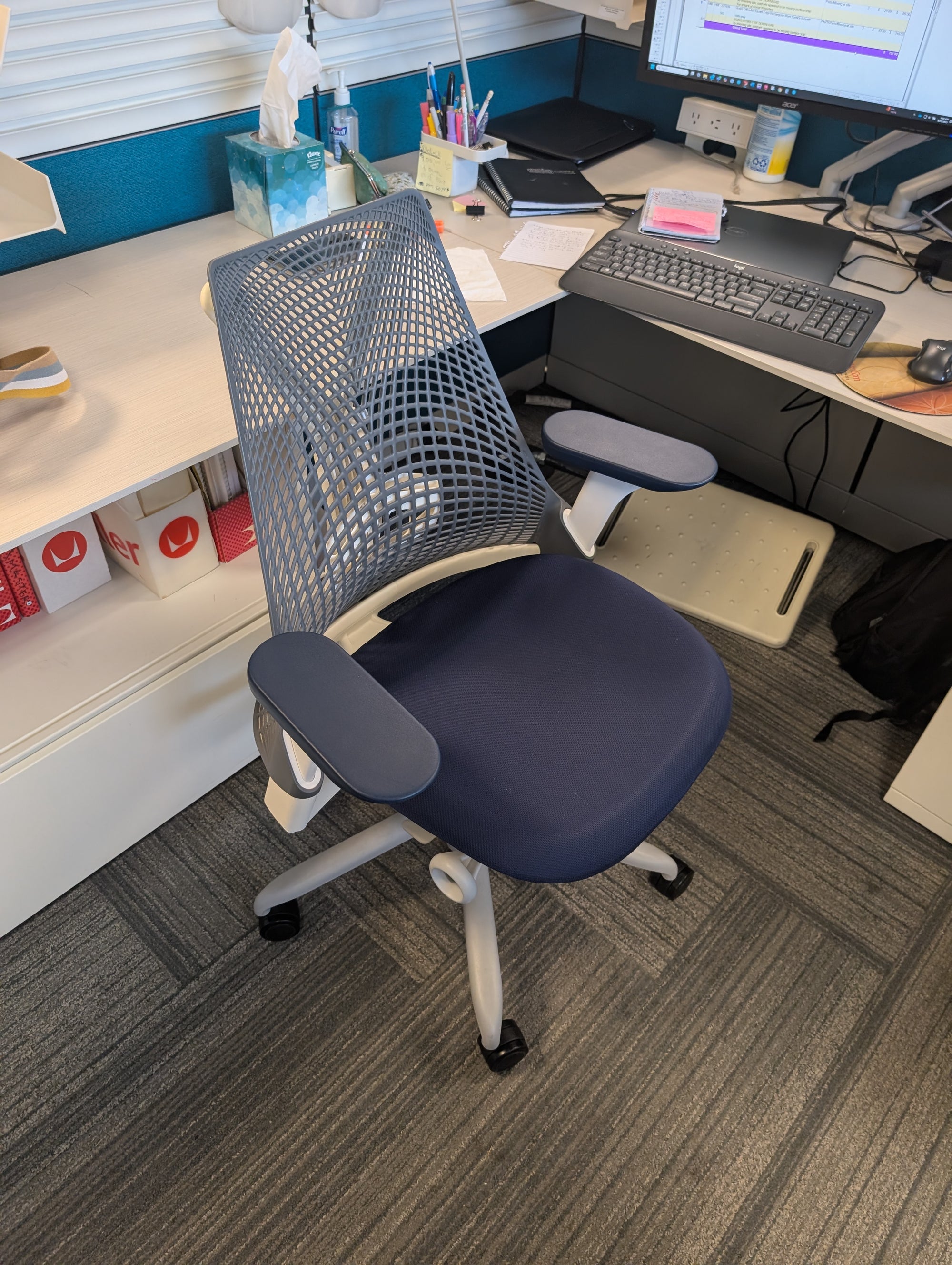 Task Chair - Sayl - blue cushion